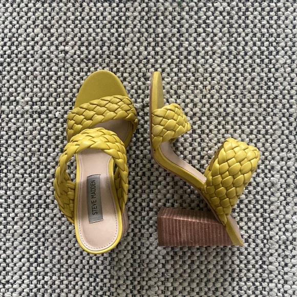 Steve Madden Heeled Sandals - size 6.5 - Picture 2 of 3